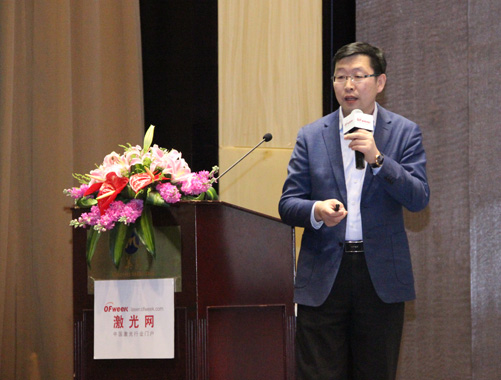上海光學(xué)精密機(jī)械研究所趙全忠教授發(fā)表講話